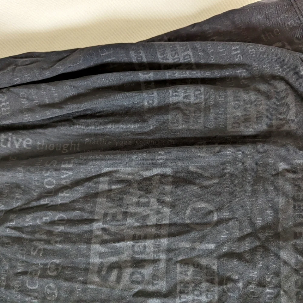 OG Lululemon Babydoll style LULULEMON print top Vintage - Picture 5 of 6